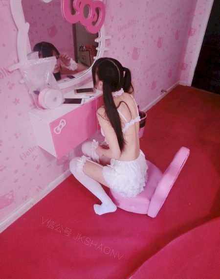 扒开腿挺进湿润的花苞hd视频